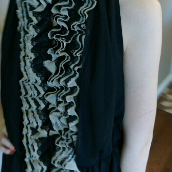 SOLD Dressy and eye catching top - Picture 2 of 4