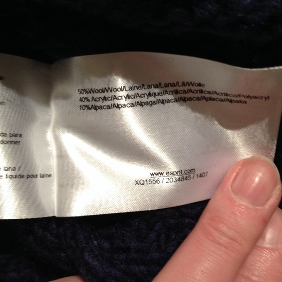 Beautiful warm sweater - Picture 4 of 4