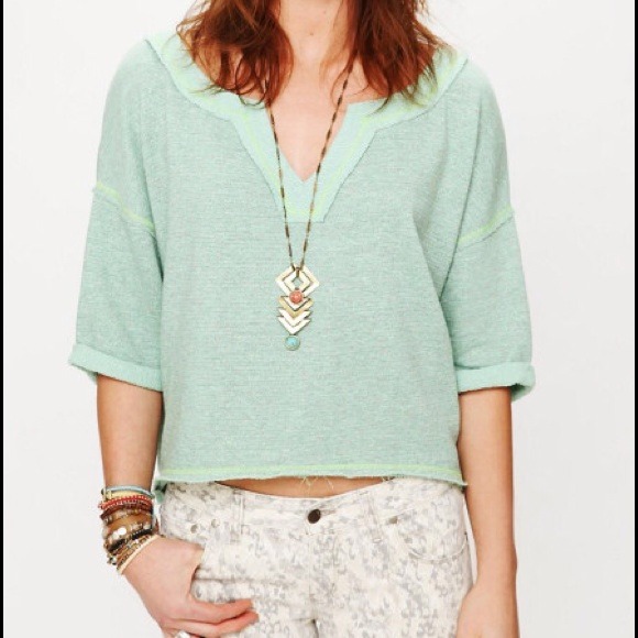 BUNDLED! 💚 free people // cropped sweatshirt - Picture 2 of 4