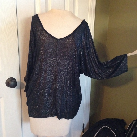Soft Black Shimmer Top - Picture 3 of 4