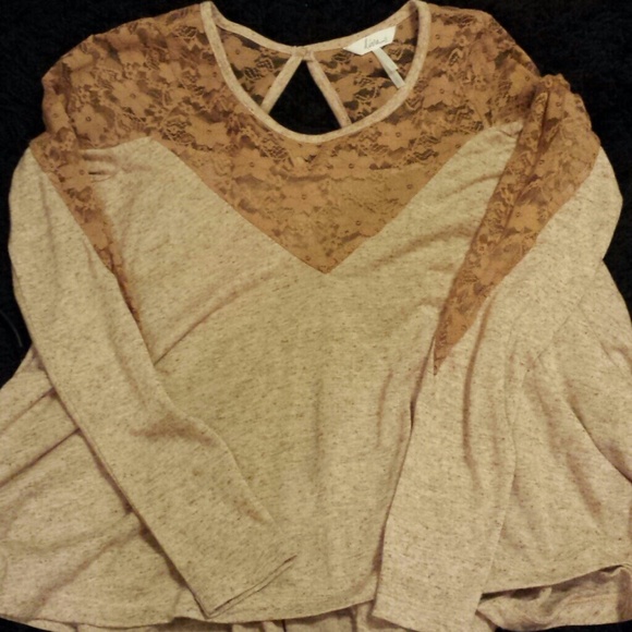Flowy Lace Top