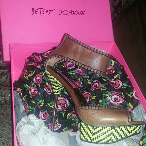 Betsey Johnson TRICKSY Heels