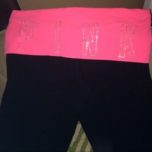 Sold/bundled**Victoria Secret yoga capri medium