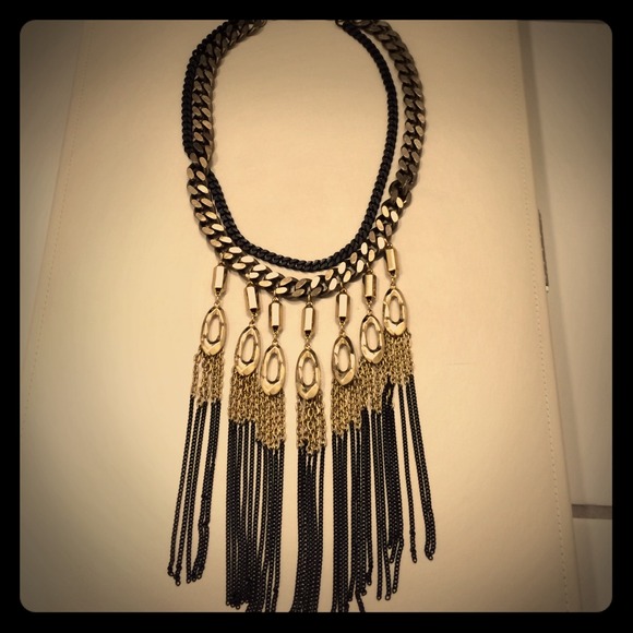 Stella & Dot -discontinued Lillith Fringe Necklace