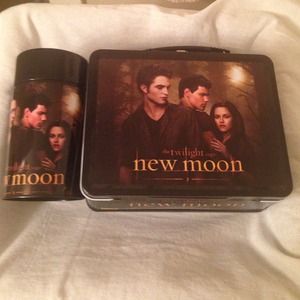 New Moon tin lunchbox and matching thermos.