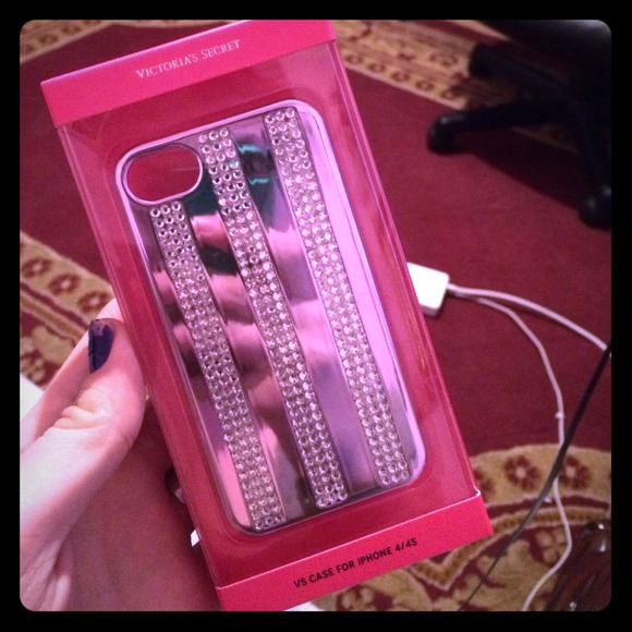 Victoria's Secret Accessories - Victoria Secret Brand New IPhone 4/4s Case