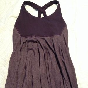 SOLD!!!  Lulu dark purple tank EUC size 4 (6)