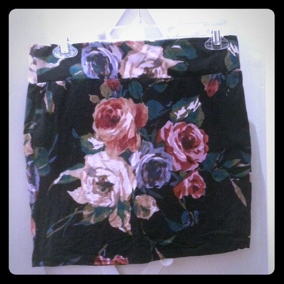 Adorable Flower Print Skirt