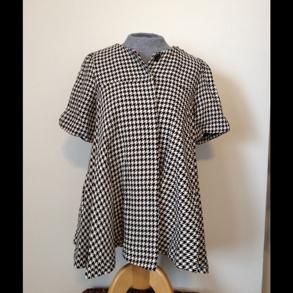 Black and White Houndstooth Swing Coat