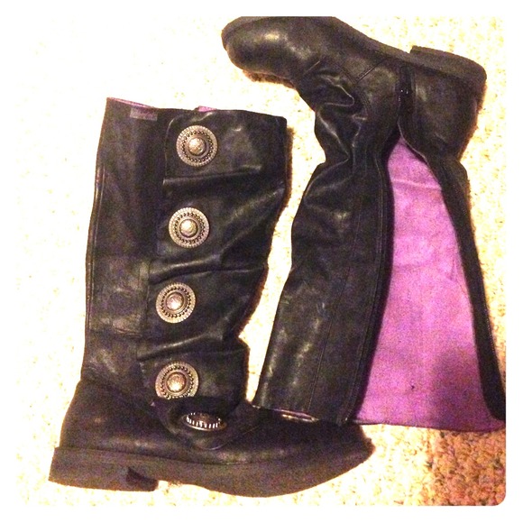 RESERVED!!!!   New, sz 6.5 Blowfish ruched boots