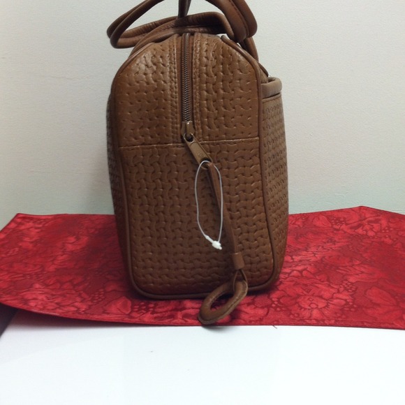 Lisette New York Handbag - Picture 2 of 4