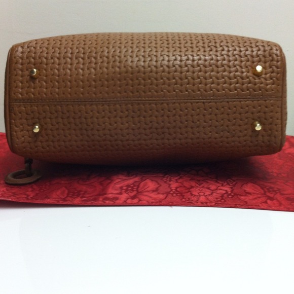 Lisette New York Handbag - Picture 3 of 4