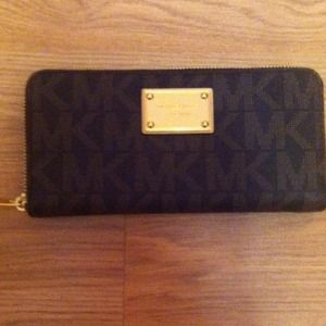 🚫trade🚫 Michael kors wallet (AUTHENTIC )