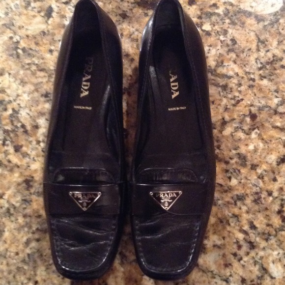 Prada Black Leather flats size 38 USA size 8