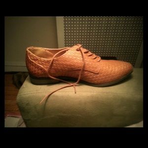 Woven oxfords- Never worn