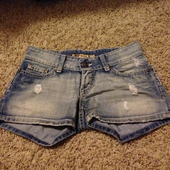 BKE Stella size 25 shorts