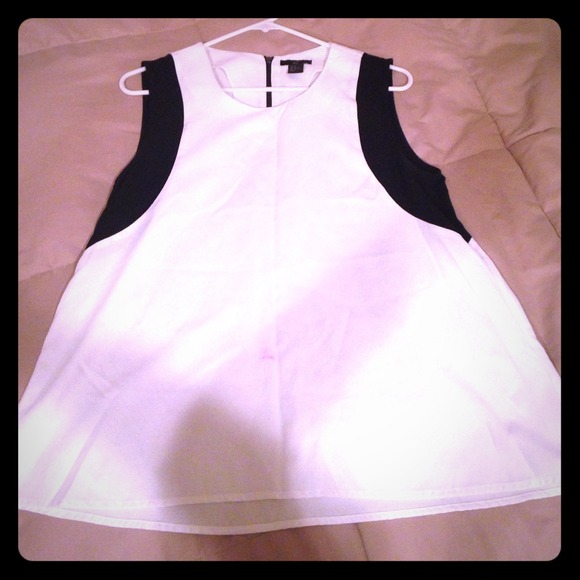 Sleeveless top