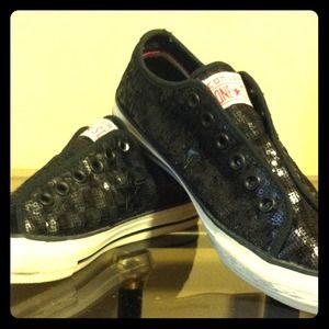🍭Black sequined Converse shoes🍭