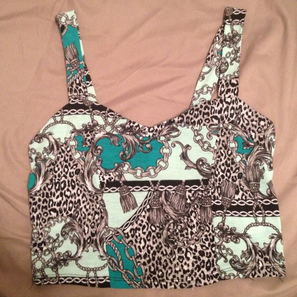 Crop top