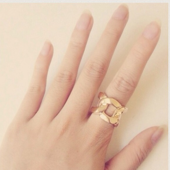 Gold twisting ring - Picture 2 of 2