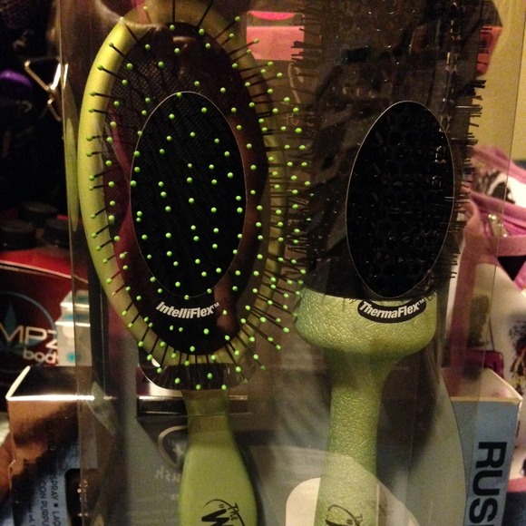 Wetz Professional Brush Duo....Hold