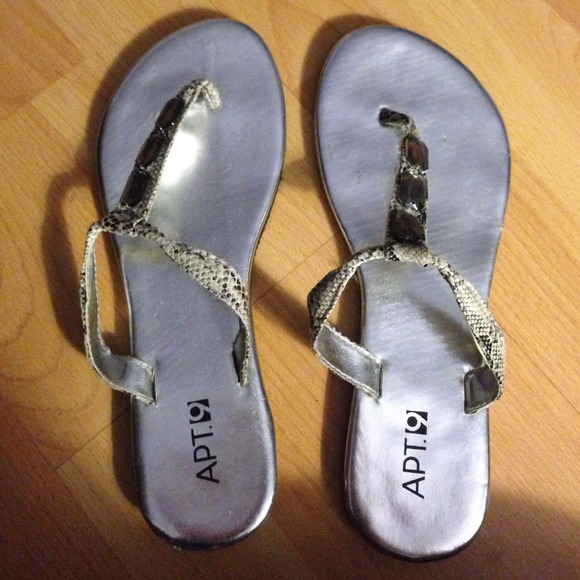 Beach shoes🌴