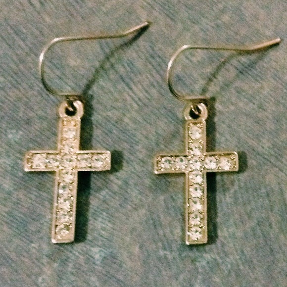 Cross diamond earings💕