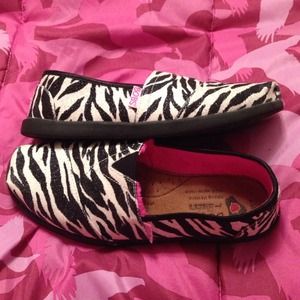 Size 7 bobs by sketchers