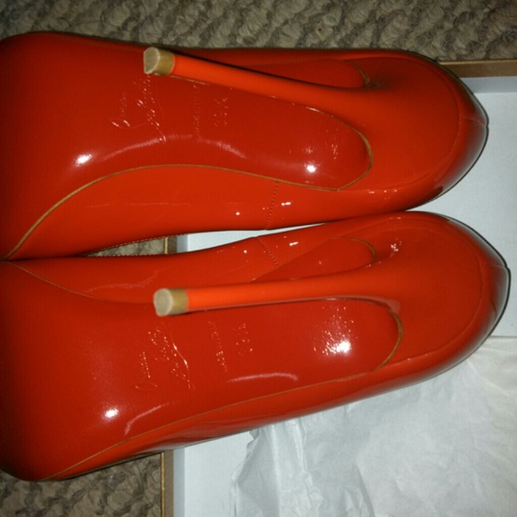 SOLD - Picture 2 of 4