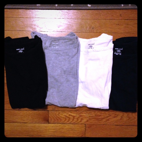 Set of four boat neck 3/4 solid tops