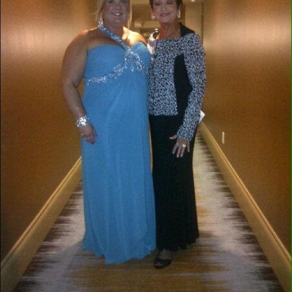 Formal a wore 1 time except for gold 3 times! - Picture 1 of 2