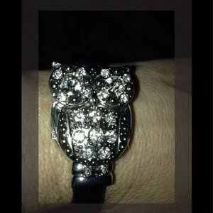 Whoo!!! Whoo!!!!! I'm a watch and a cute one...