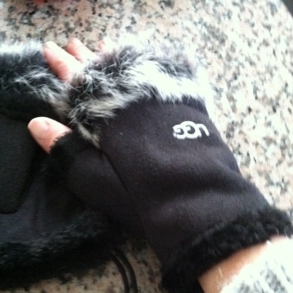 UGG gloves