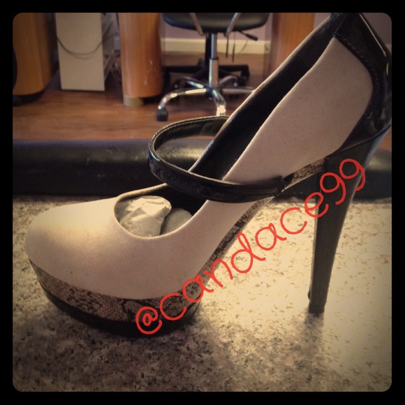 ✨Two day sale ✨Brand new!! High heel shoe!