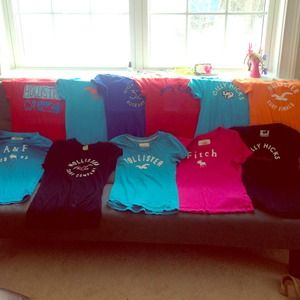 HOLLISTER AND GILLY HICKS TEE SHIRTS!!