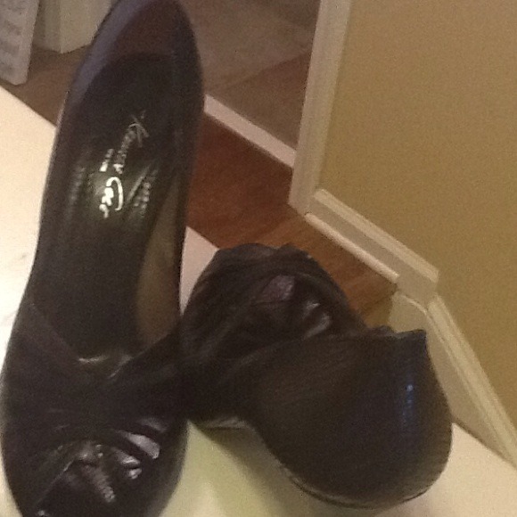Pumps - Picture 3 of 4