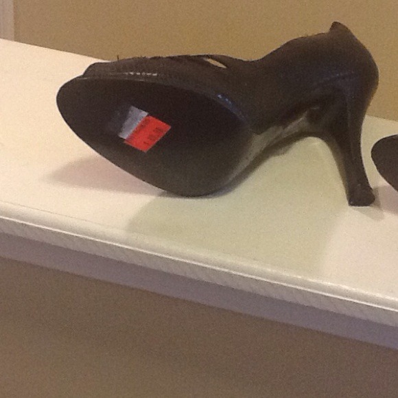 Pumps - Picture 4 of 4