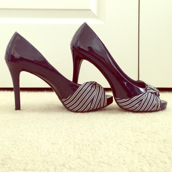 🔴SOLD🔴 Navy Blue Fioni platform heel