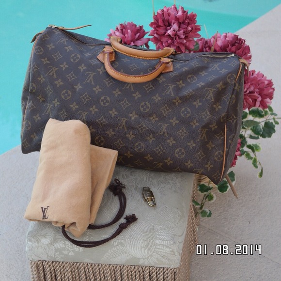 Pre owned authentic speedy40 Louis Vuitton Sold