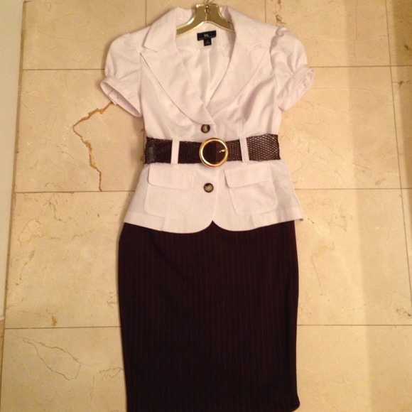 IZOD Jackets & Blazers - White Belted Short Sleeve Belted Jacket