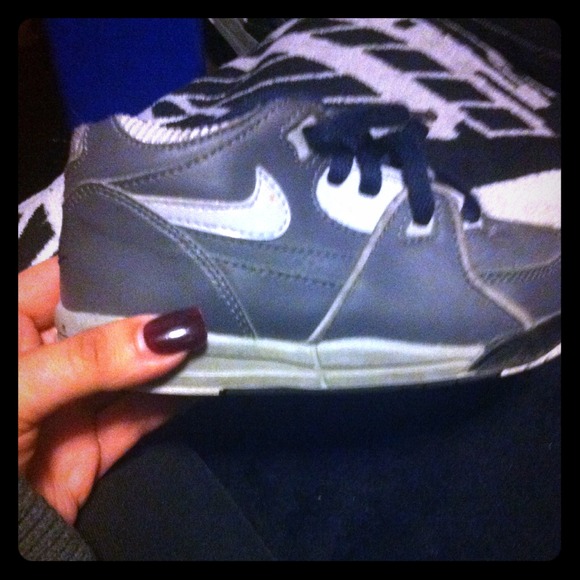 Toddler Nike flight shoes