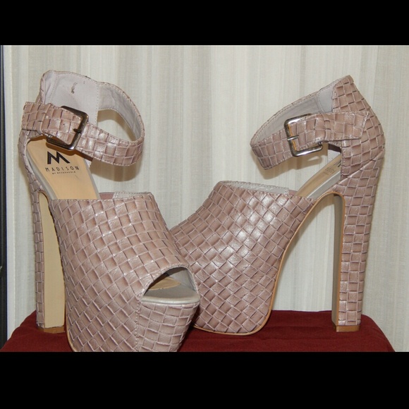 Bundle for Laurakaye!