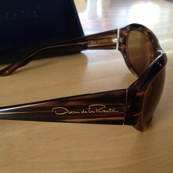 Oscar de la Renta sunglasses