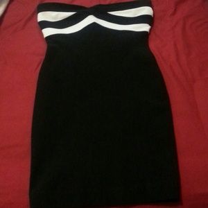 Black and white strapless G by guess dress