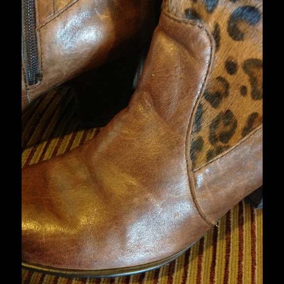 Born leather boots