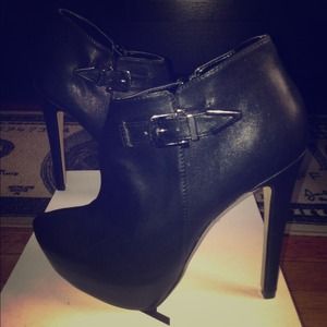 Black Leather Ankle Pumps