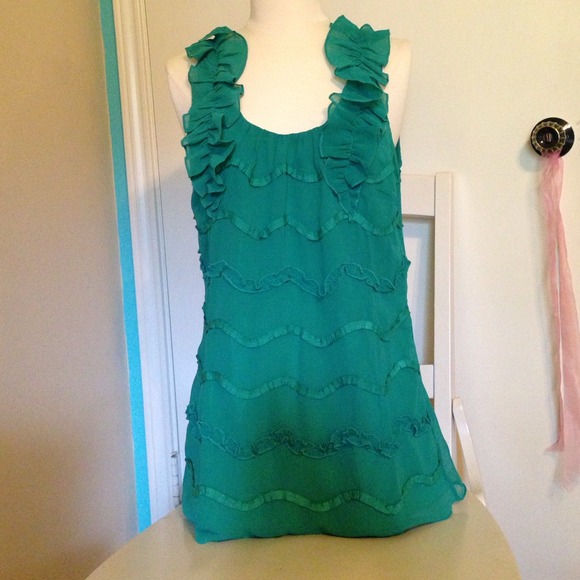 Green, ruffled top - Picture 1 of 4