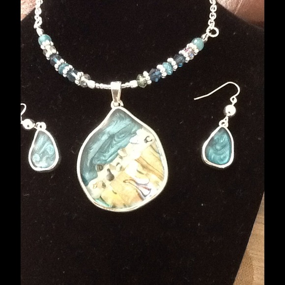 BUNDLED✋✌️Silver Fashion Jewelry - Picture 3 of 3