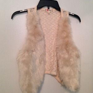 Faux fur vest CLOSET CLEAR-OUT!