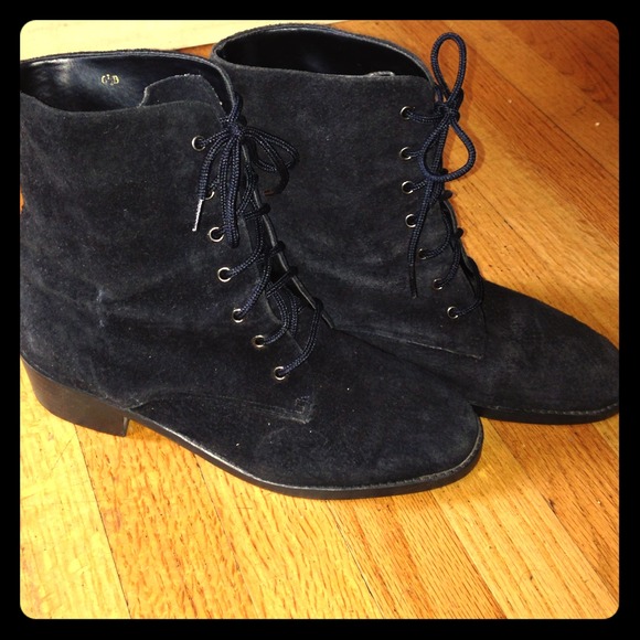 🚫sold🚫Vtg black suede lace up boots